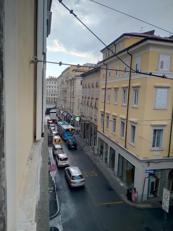 Fenix Rooms Триест Екстериор снимка