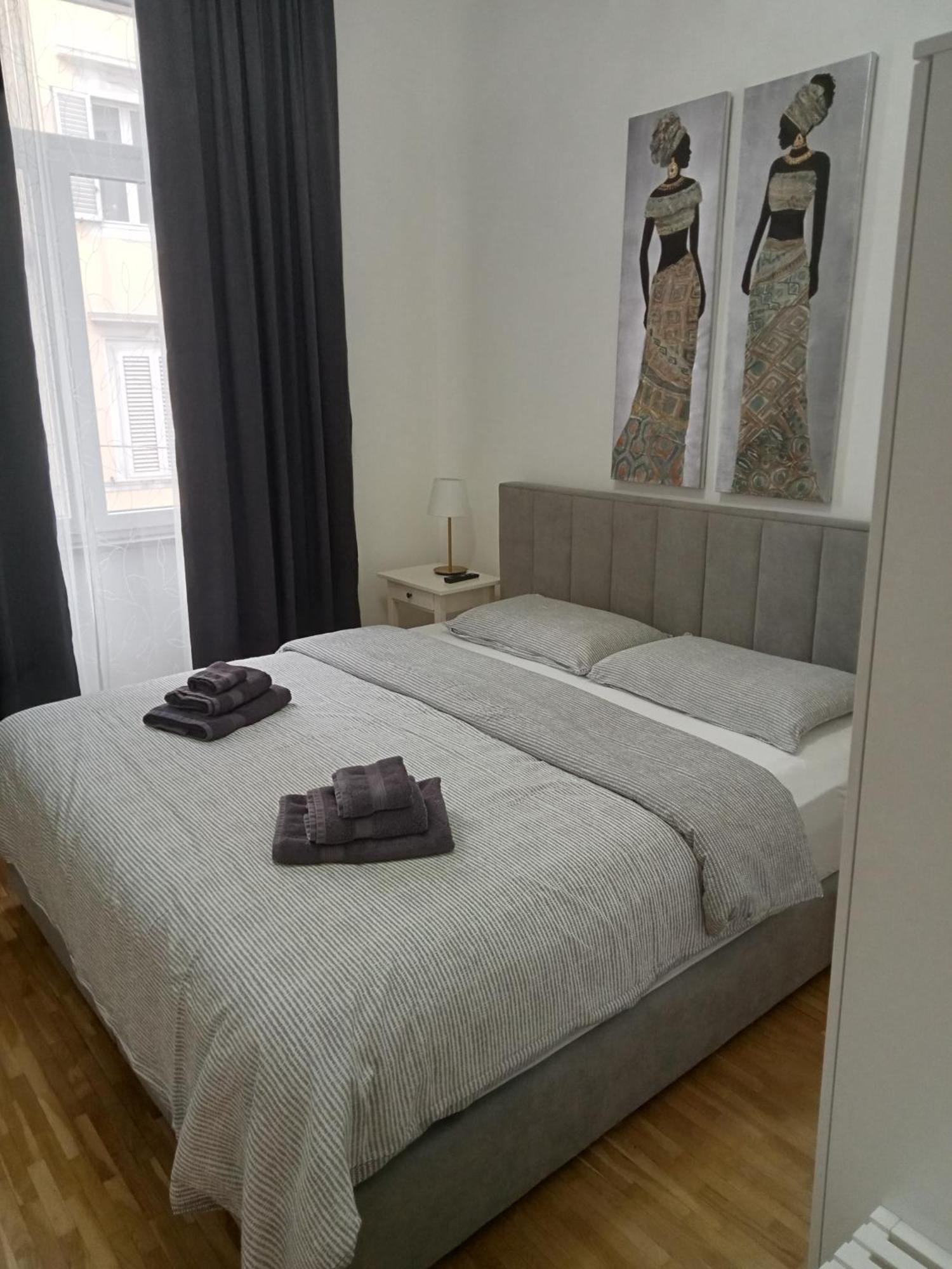 Fenix Rooms Триест Екстериор снимка
