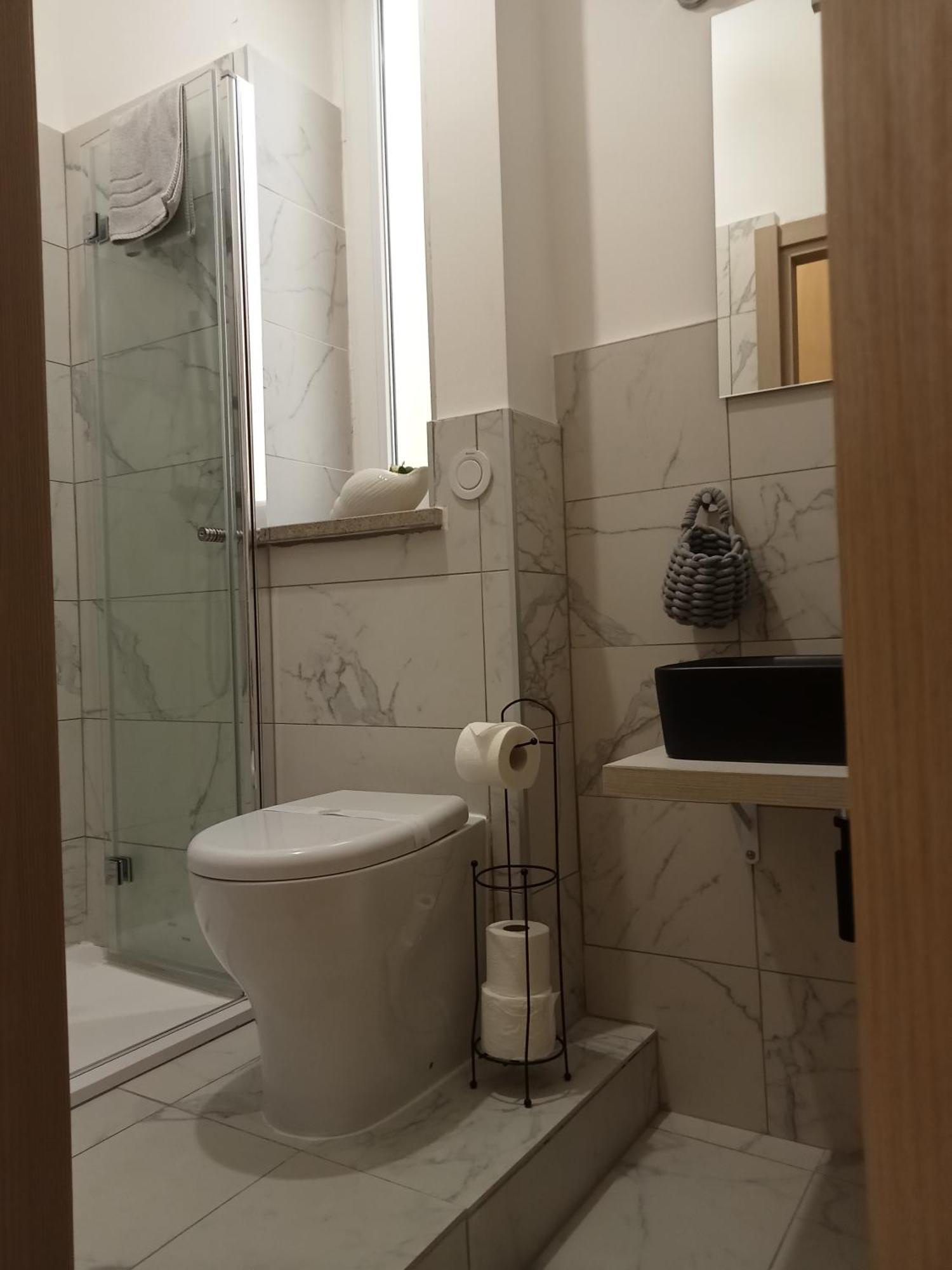Fenix Rooms Триест Екстериор снимка