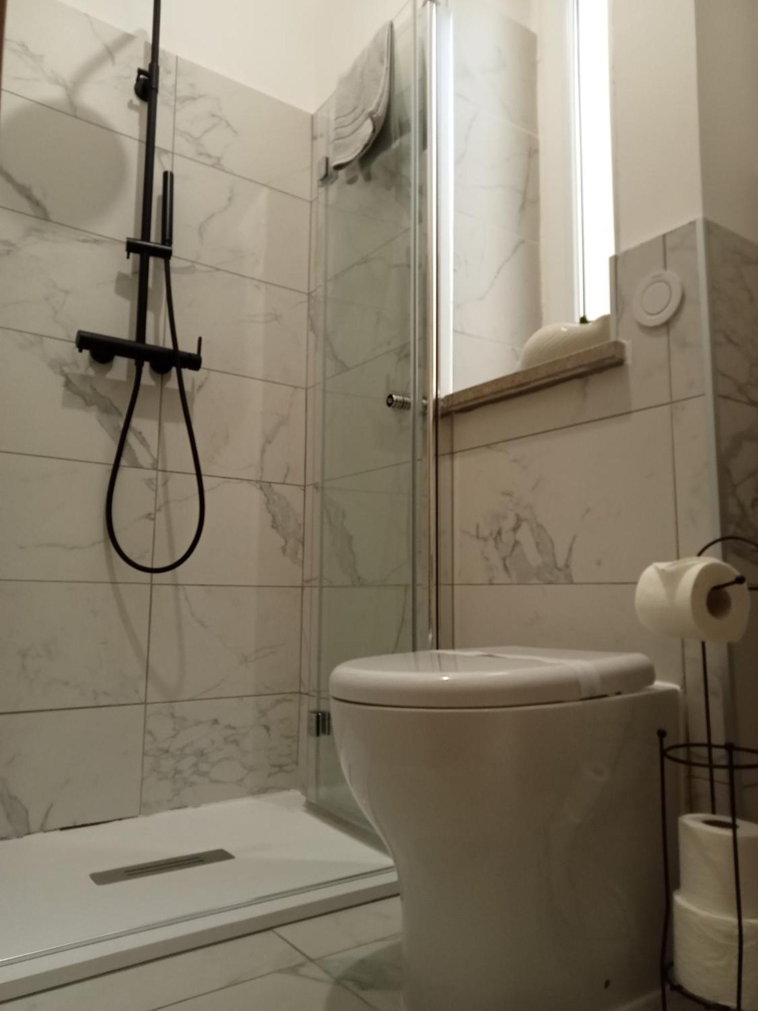 Fenix Rooms Триест Екстериор снимка